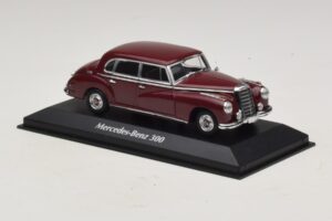 Mercedes 300 W186 Dunkelrot Maxichamps 1:43 940039060 Metall — Bild 3 von 5