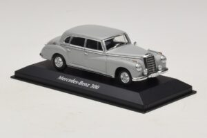 Mercedes 300 W186 Grau Maxichamps 1:43 940039061 Metall — Bild 3 von 5