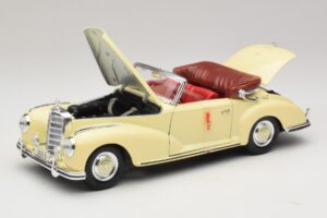 Mercedes 300S Creme Maisto 1:18 31806 Metall — Bild 2 von 8
