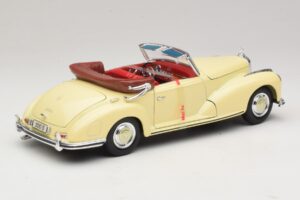 Mercedes 300S Creme Maisto 1:18 31806 Metall — Bild 3 von 8