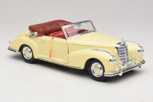 Mercedes 300S Creme Maisto 1:18 31806 Metall — Bild 6 von 8