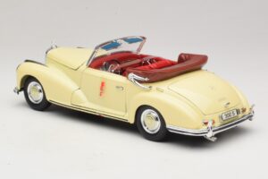 Mercedes 300S Creme Maisto 1:18 31806 Metall — Bild 7 von 8