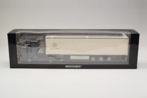 Mercedes Actros 1044 Blau Minichamps 1:43 B66000604 Metall — Bild 6 von 7