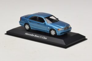 Mercedes C-Class W202 Blau Metallic Maxichamps 1:43 940037060 Metall — Bild 3 von 5
