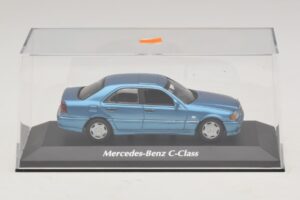 Mercedes C-Class W202 Blau Metallic Maxichamps 1:43 940037060 Metall — Bild 4 von 5