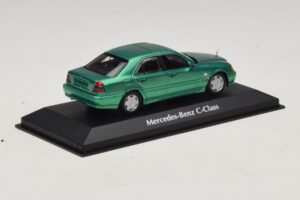 Mercedes C-Class W202 Grün Metallic Maxichamps 1:43 940037061 Metall — Bild 2 von 5