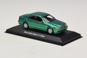 Mercedes C-Class W202 Grün Metallic Maxichamps 1:43 940037061 Metall — Bild 3 von 5
