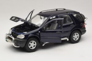 Mercedes ML320 W163 Blau Maisto 1:18 31847 Metall — Bild 2 von 8