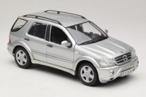 Mercedes ML55 AMG W163 Silber Maisto 1:18 31876-P1 Metall — Bild 6 von 8