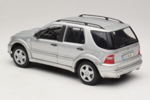 Mercedes ML55 AMG W163 Silber Maisto 1:18 31876-P1 Metall — Bild 7 von 8