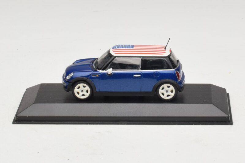 Mini Cooper S R53 Blau Mit Amerikanischer Flagge Minichamps 1:43 Mini Cooper S R53 Blau Mit Amerikanischer Flagge Minichamps 1:43 MINI014 Metall