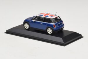 Mini Cooper S R53 Blau Mit Britischer Flagge Minichamps 1:43 MINI026 Metall — Bild 3 von 4