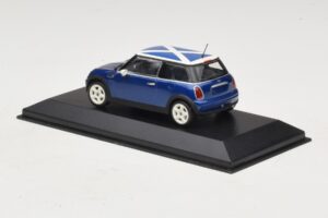 Mini Cooper S R53 Blau Mit Schottischer Flagge Minichamps 1:43 MINI016 Metall — Bild 3 von 5