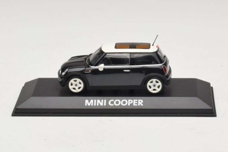 Mini Cooper S R53 Dunkelgrün Mit Panoramadach Minichamps 1:43 Mini Cooper S R53 Dunkelgrün Mit Panoramadach Minichamps 1:43 MINI015 Metall