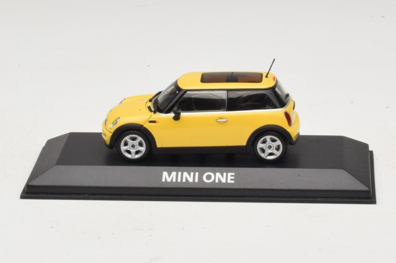 Mini Cooper S R53 Liquid Yellow Mit Panoramadach Minichamps 1:43 MINI013 Metall