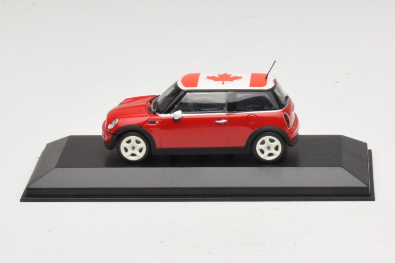 Mini Cooper S R53 Rot Mit Kanadischer Flagge Minichamps 1:43 MINI017 Metall