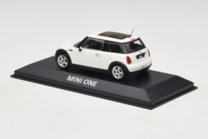 Mini Cooper S R53 Weiß Mit Panoramadach Minichamps 1:43 MINI020 Metall — Bild 3 von 5