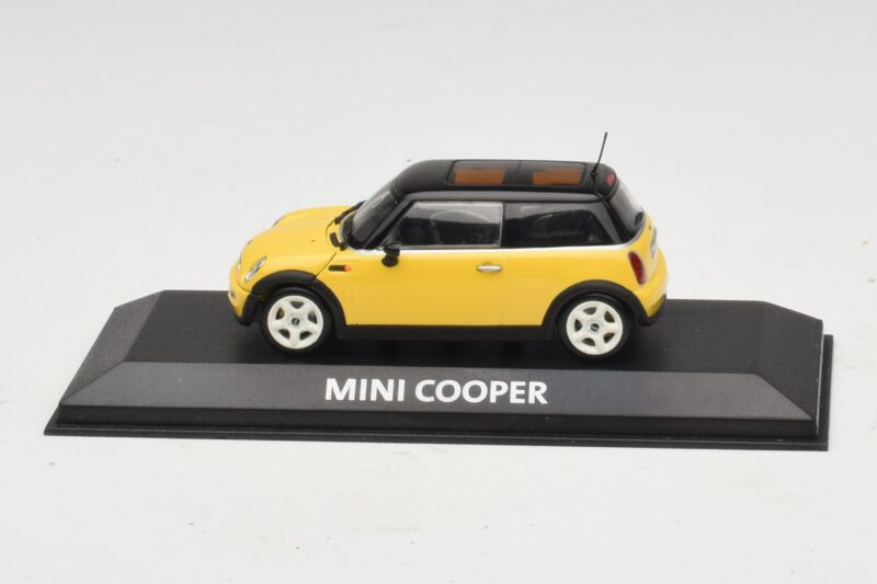 Mini Cooper S R53 Gelb Mit Schwarzem Dach Minichamps 1:43 MINI031 Metall