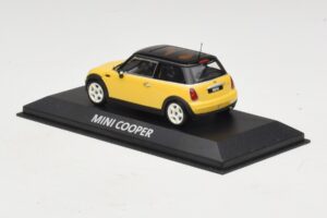 Mini Cooper S R53 Gelb Mit Schwarzem Dach Minichamps 1:43 MINI031 Metall — Bild 3 von 4