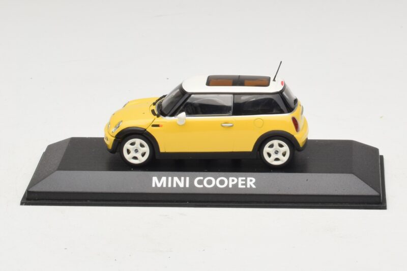 Mini Cooper S R53 Gelb Mit Gelbem Panoramadach Minichamps 1:43 Mini Cooper S R53 Gelb Mit Gelbem Panoramadach Minichamps 1:43 MINI029 Metall