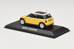 Mini Cooper S R53 Gelb Mit Gelbem Panoramadach Minichamps 1:43 MINI029 Metall — Bild 3 von 4