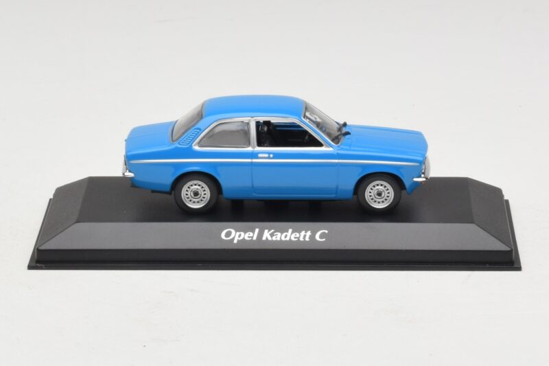 Opel Kadett C Blau Maxichamps 1:43 940045601 Metall