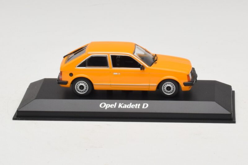 Opel Kadett D Orange Maxichamps 1:43 940044101 Metall
