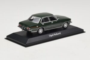 Opel Rekord D Dunkelgrün Maxichamps 1:43 940044001 Metall — Bild 2 von 5