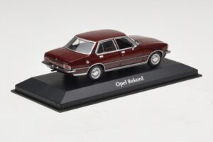 Opel Rekord D Dunkelrot Maxichamps 1:43 940044000 Metall — Bild 2 von 5