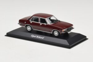 Opel Rekord D Dunkelrot Maxichamps 1:43 940044000 Metall — Bild 3 von 5