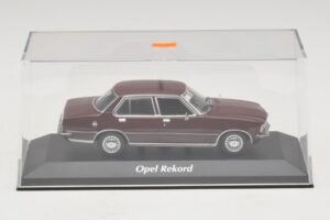 Opel Rekord D Dunkelrot Maxichamps 1:43 940044000 Metall — Bild 4 von 5