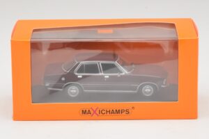Opel Rekord D Dunkelrot Maxichamps 1:43 940044000 Metall — Bild 5 von 5