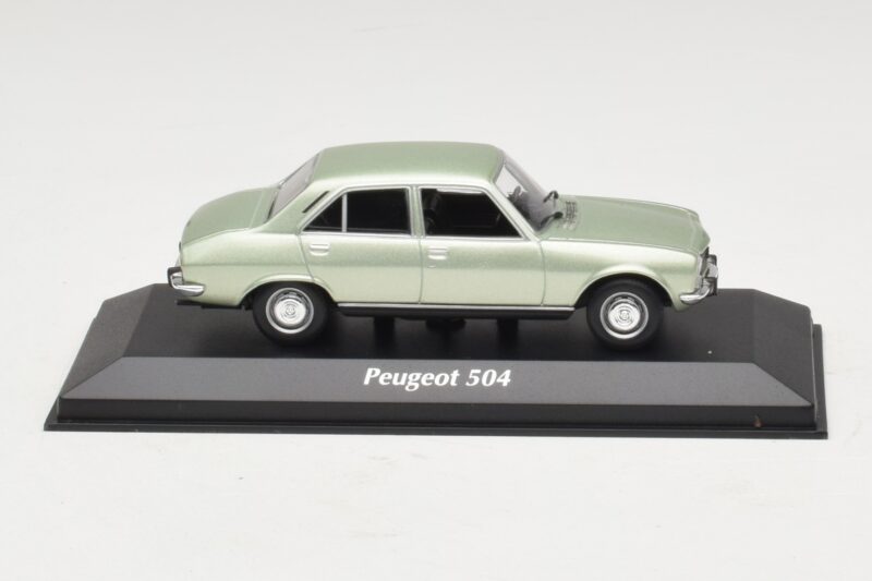 Peugeot 504 Hellgrün Metallic Maxichamps 1:43 940112501 Metall