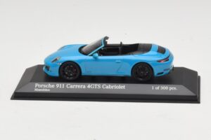 Porsche 911 991.1 Carrera 4 GTS Cabriolet Blau Minichamps 1:43 410067332 Metall