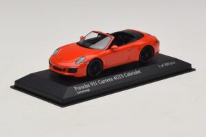 Porsche 911 991.1 Carrera 4 GTS Cabriolet Orange Minichamps 1:43 410067331 Metall — Bild 2 von 5