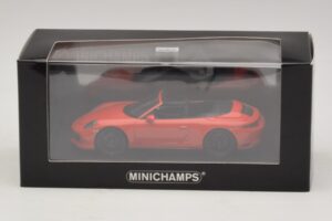 Porsche 911 991.1 Carrera 4 GTS Cabriolet Orange Minichamps 1:43 410067331 Metall — Bild 5 von 5