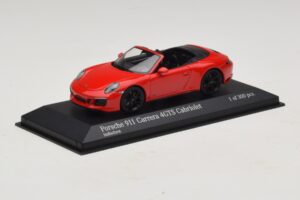 Porsche 911 991.1 Carrera 4 GTS Cabriolet Rot Minichamps 1:43 410067330 Metall — Bild 2 von 5
