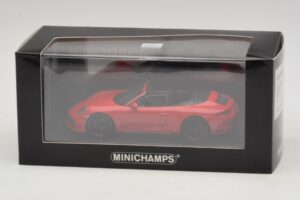 Porsche 911 991.1 Carrera 4 GTS Cabriolet Rot Minichamps 1:43 410067330 Metall — Bild 5 von 5