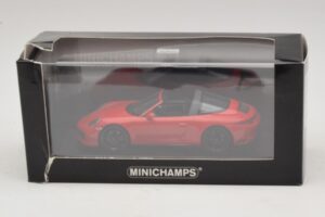 Porsche 911 991.1 Targa 4 GTS Rot Minichamps 1:43 410067340 Metall — Bild 5 von 5