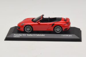 Porsche 911 991.1 Turbo S Cabriolet Rot Minichamps 1:43 Porsche 911 991.1 Turbo S Cabriolet Rot Minichamps 1:43 410067180 Metall