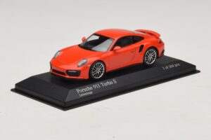 Porsche 911 991.1 Turbo S Orange Minichamps 1:43 410067171 Metall — Bild 2 von 5