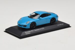 Porsche 911 991.2 Carrera 4 GTS Miami Blue Minichamps 1:43 410067322 Metall — Bild 2 von 5