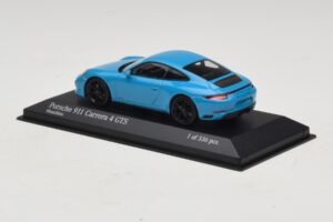 Porsche 911 991.2 Carrera 4 GTS Miami Blue Minichamps 1:43 410067322 Metall — Bild 3 von 5
