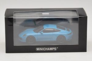 Porsche 911 991.2 Carrera 4 GTS Miami Blue Minichamps 1:43 410067322 Metall — Bild 5 von 5