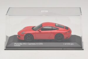 Porsche 911 991.2 Carrera 4 GTS Rot Minichamps 1:43 410067320 Metall — Bild 4 von 5