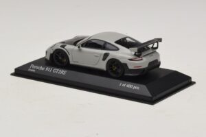 Porsche 911 991.2 GT2 RS Chalk Minichamps 1:43 410067237 Metall — Bild 3 von 5