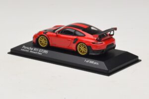 Porsche 911 991.2 GT2 RS Weissach Package Rot Minichamps 1:43 410067221 Metall — Bild 3 von 5