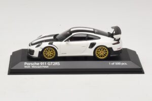 Porsche 911 991.2 GT2 RS Weissach Package Weiß Minichamps 1:43 Porsche 911 991.2 GT2 RS Weissach Package Weiß Minichamps 1:43 410067222 Metall
