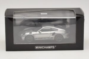 Porsche 911 991.2 GT3 RS Silber Minichamps 1:43 410067020 Metall — Bild 5 von 5