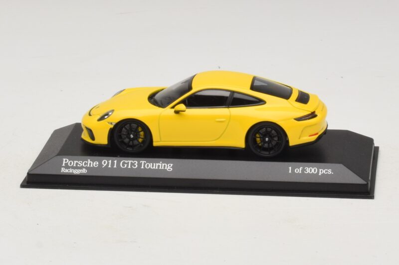 Porsche 911 991.2 GT3 Touring Gelb Minichamps 1:43 410067421 Metall